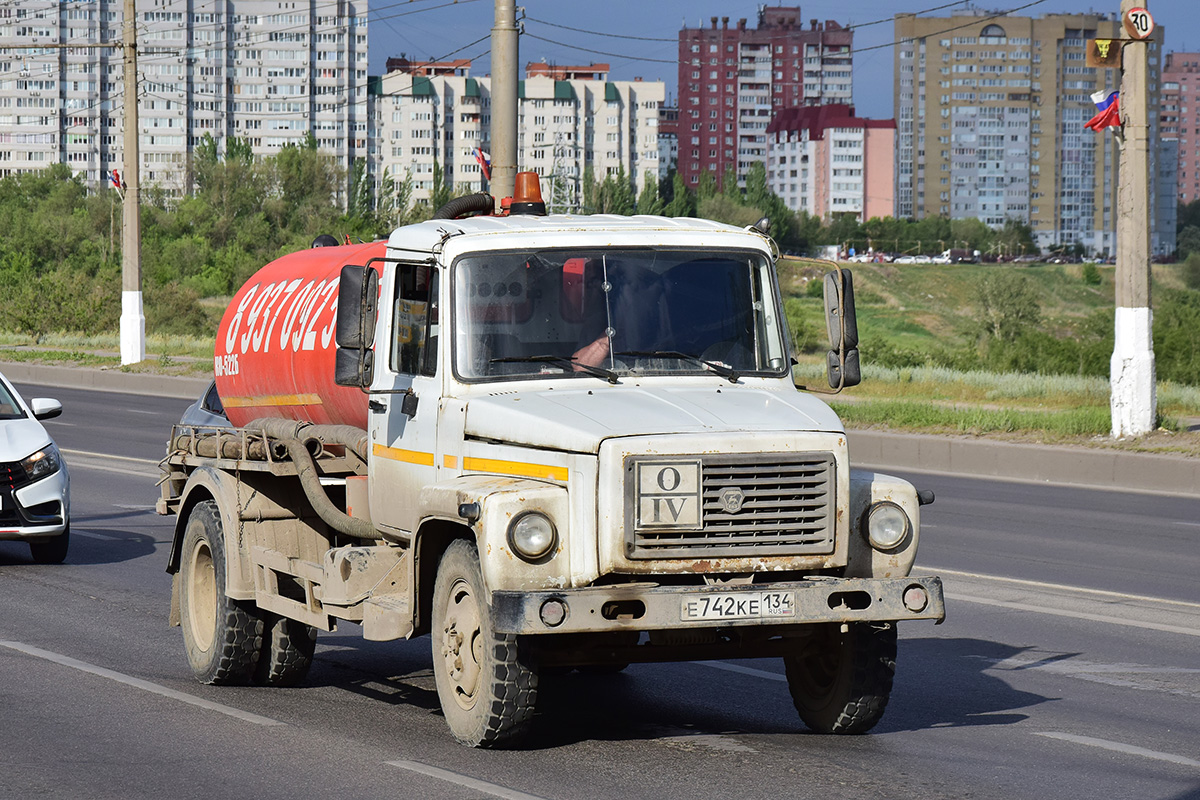 Волгоградская область, № Е 742 КЕ 134 — ГАЗ-3309