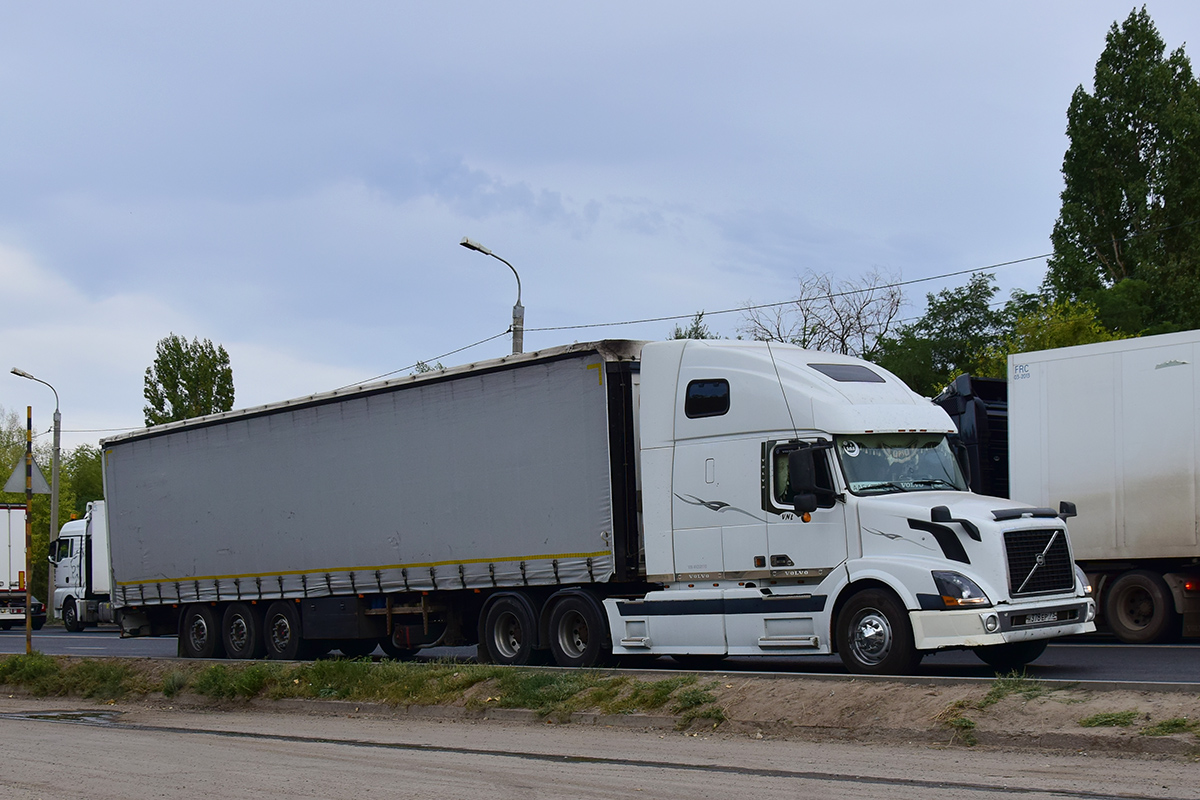 Ульяновская область, № Н 378 ЕР 73 — Volvo VNL670