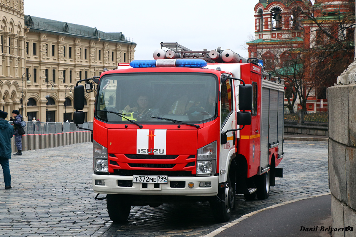 Москва, № Т 372 МЕ 799 — Isuzu NPS75 [Z7X]