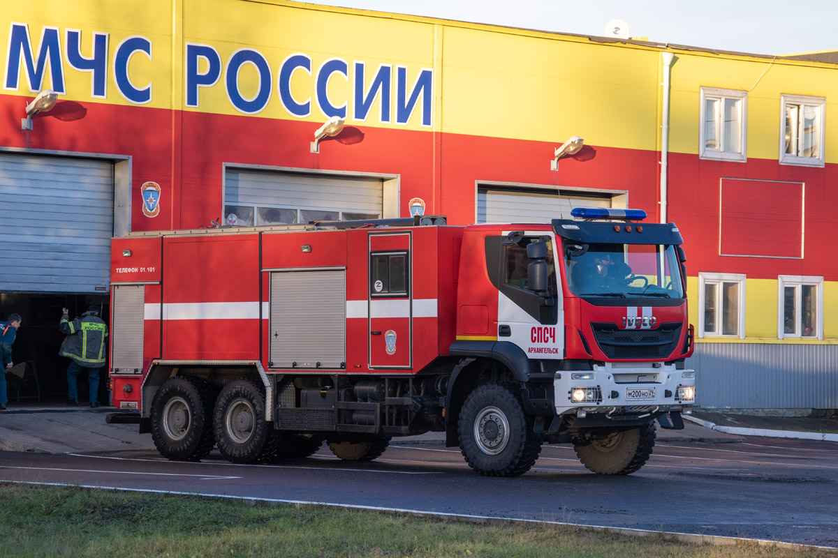 Архангельская область, № М 200 НО 29 — IVECO-AMT Trakker ('2013)