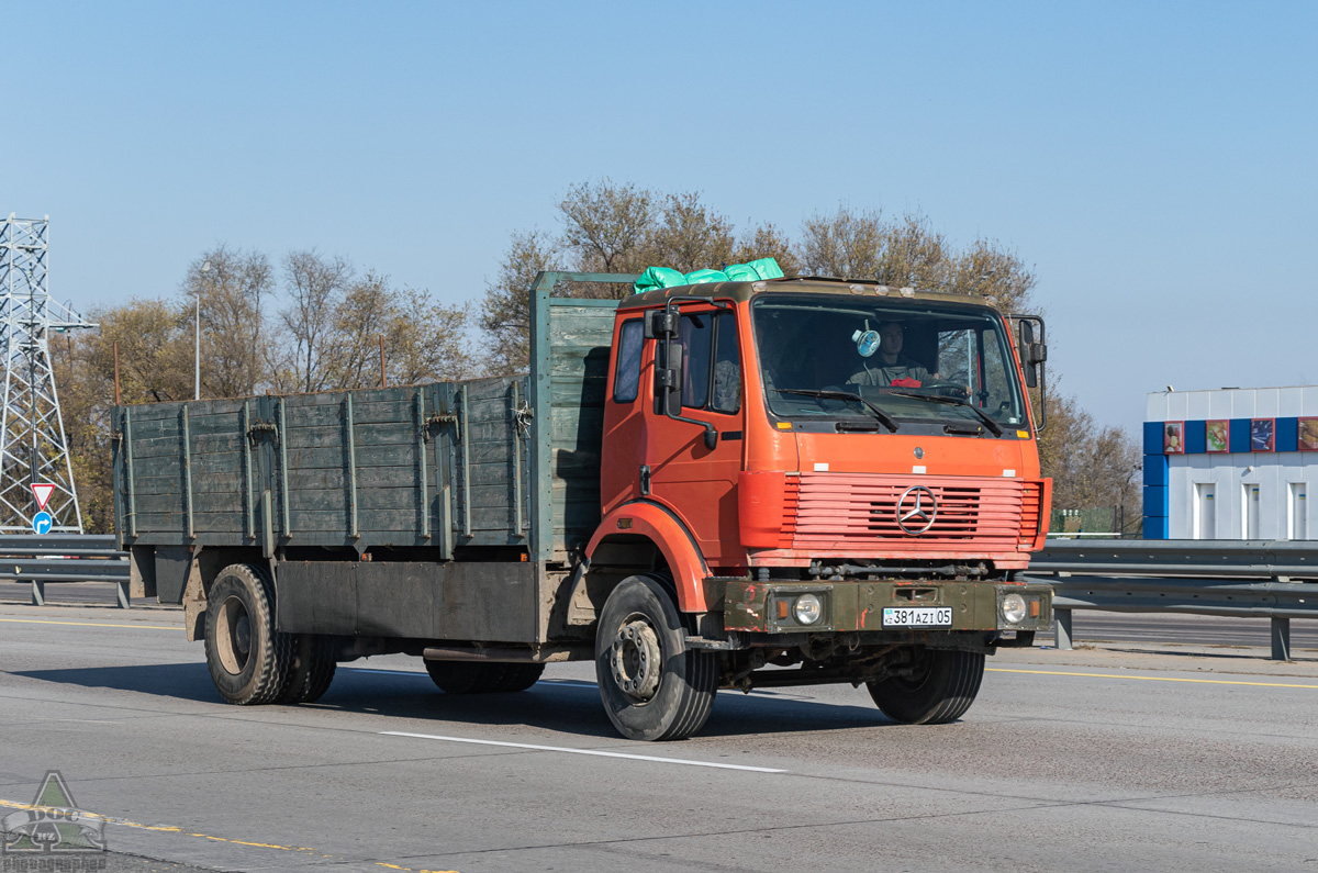 Алматинская область, № 381 AZI 05 — Mercedes-Benz SK (общ. мод.)