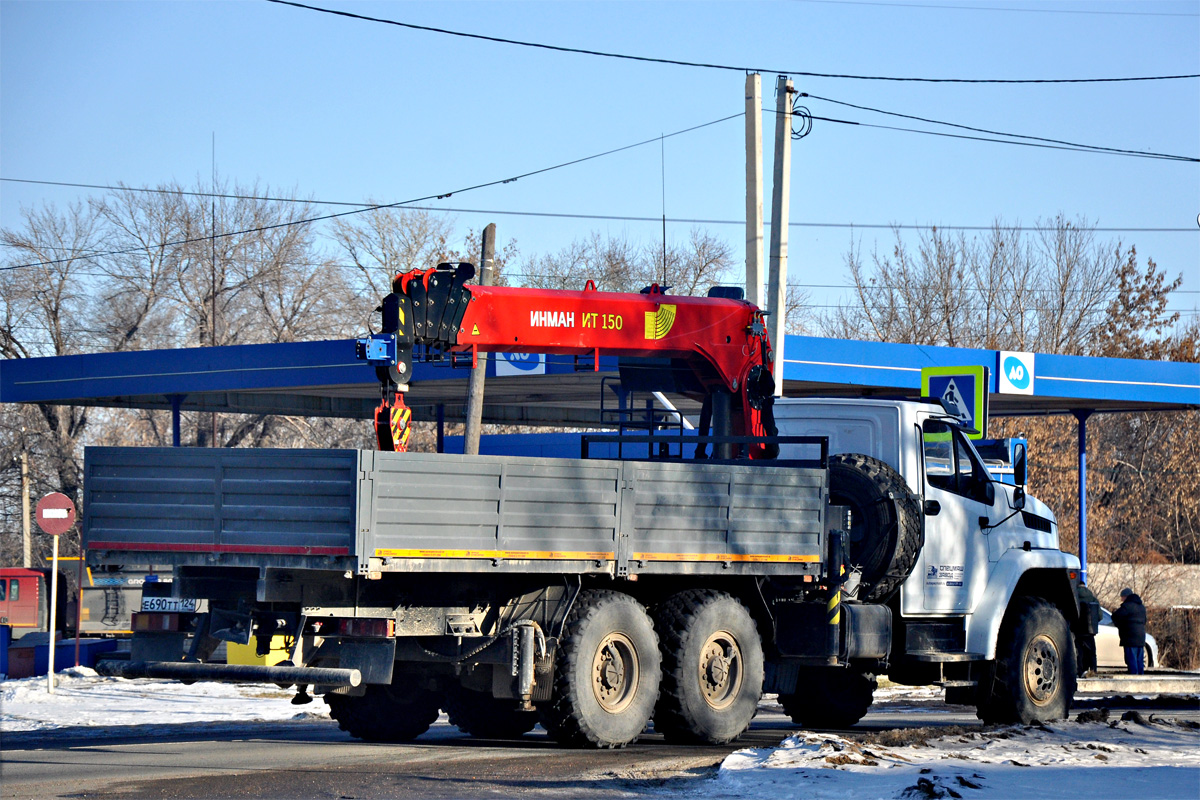 Красноярский край, № Е 690 ТТ 124 — Урал NEXT 4320-72