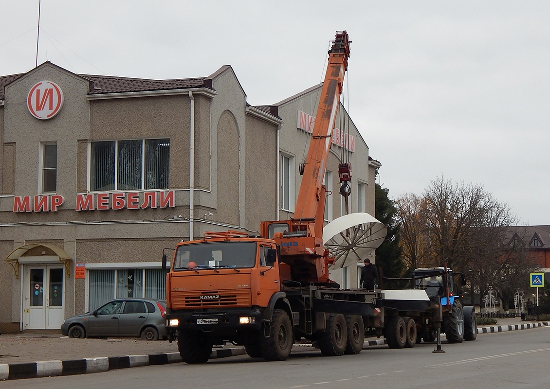Белгородская область, № О 296 СР 31 — КамАЗ-43118-15 [43118R]; Белгородская область — Спецтехника с нечитаемыми на фото номерами