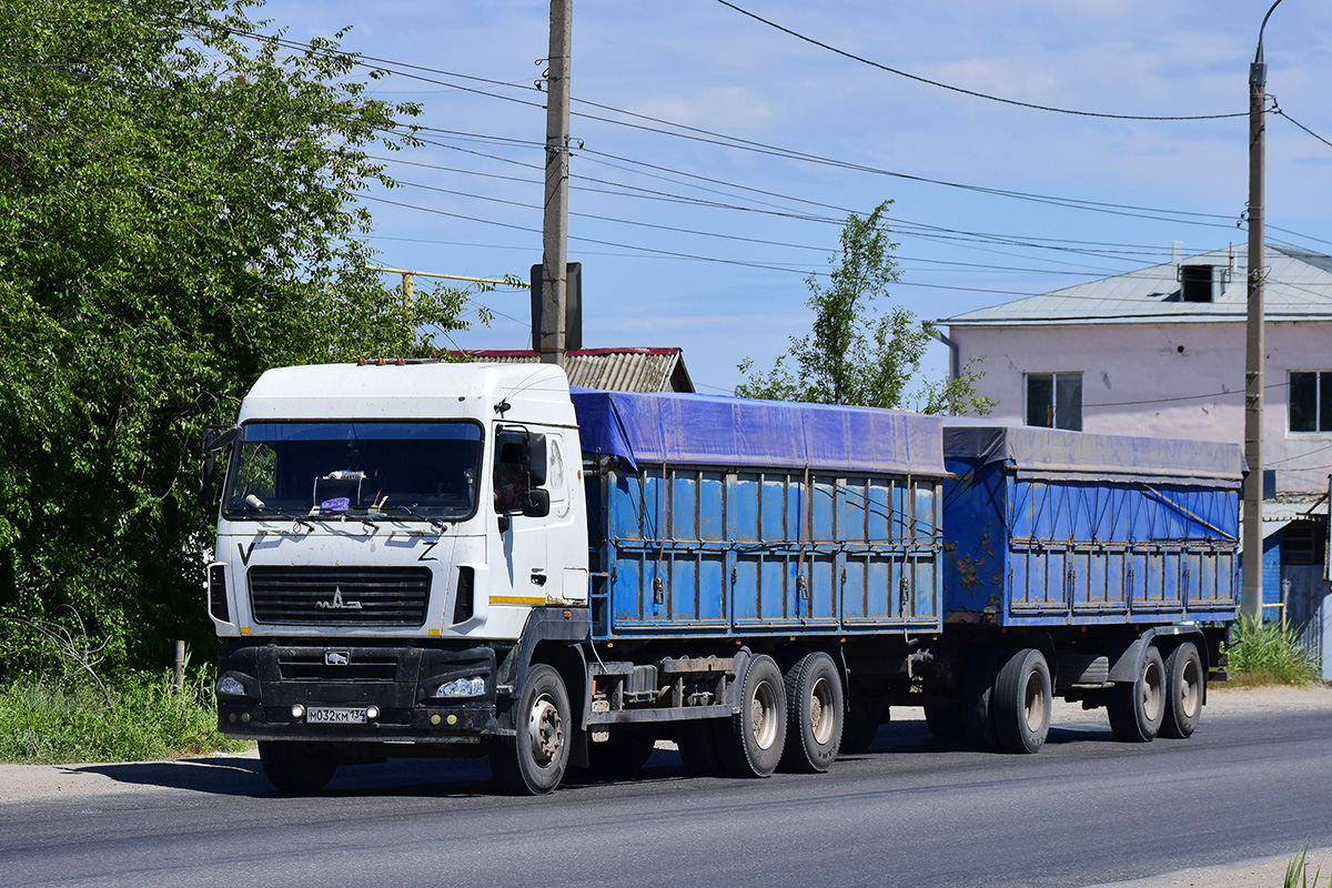 Волгоградская область, № М 032 КМ 134 — МАЗ-6312B9