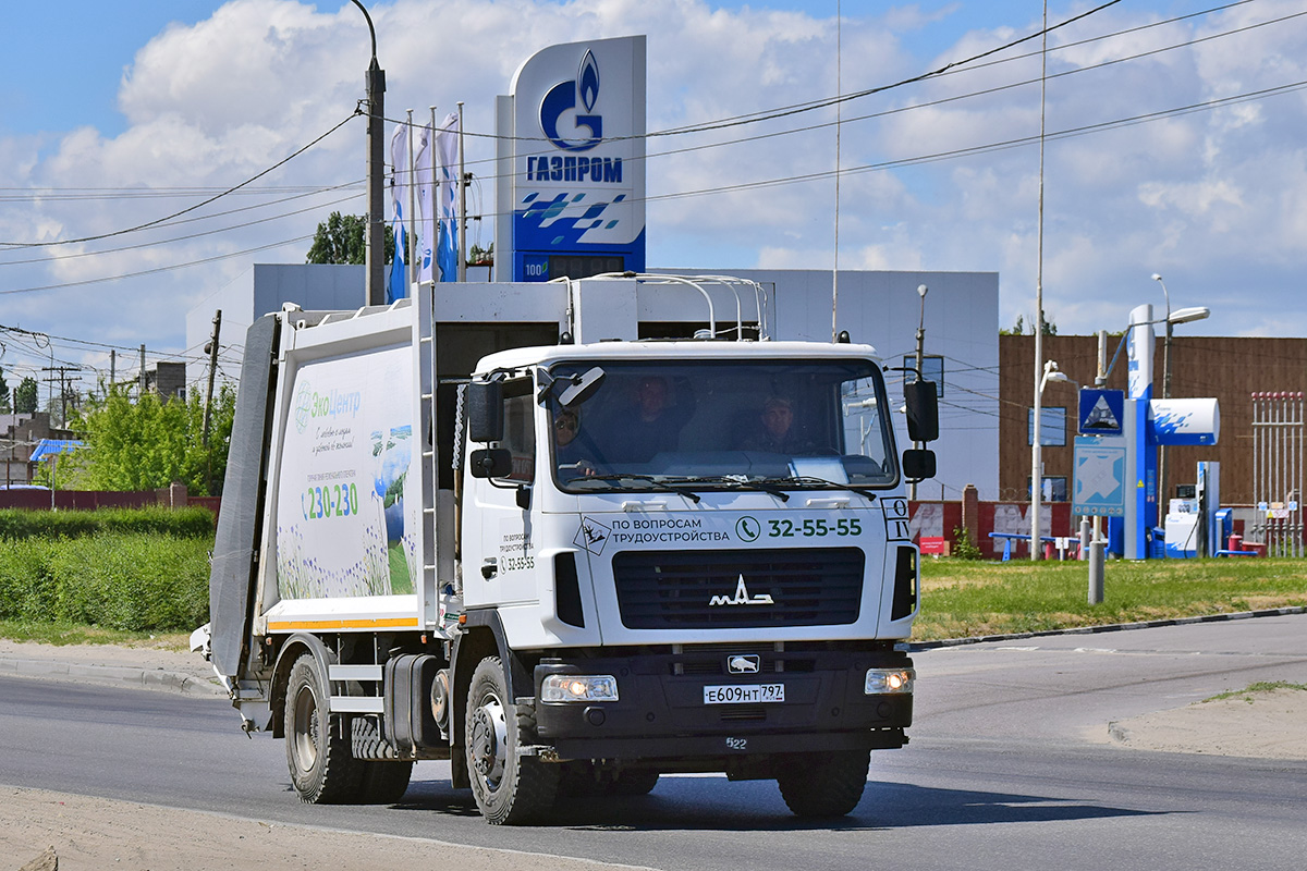 Волгоградская область, № Е 609 НТ 797 — МАЗ-534025