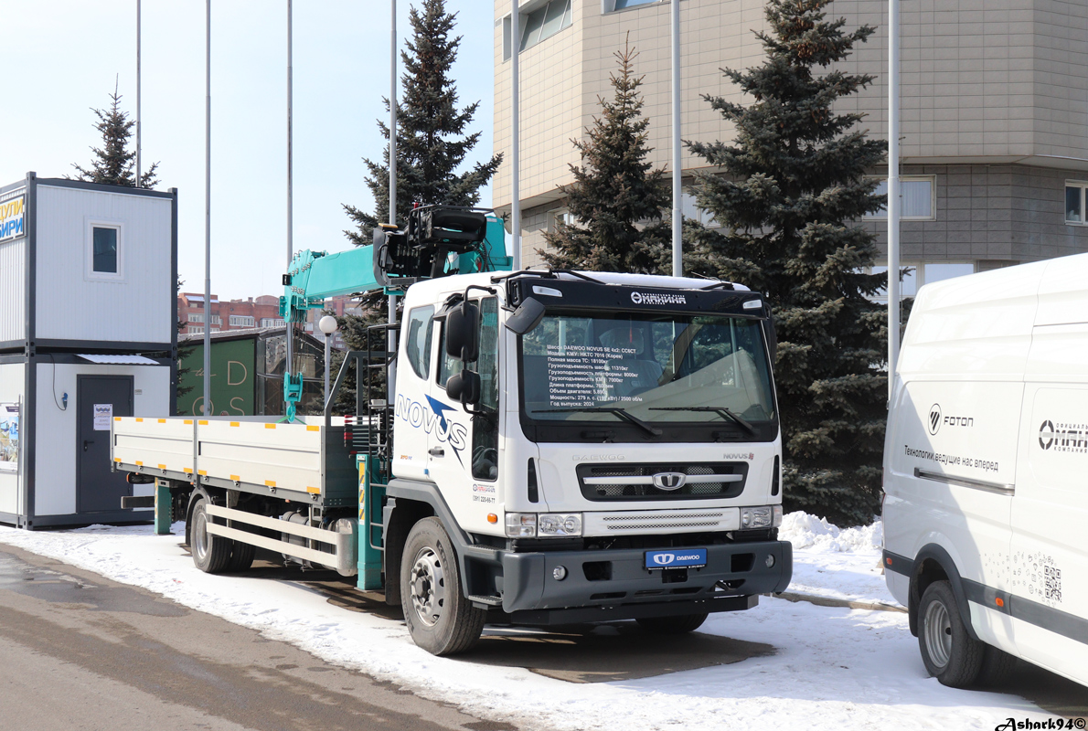 Красноярский край, № (24) Б/Н 0052 — Daewoo Novus; Красноярский край — Автомобили без номеров; Красноярский край — Новые автомобили; Красноярский край — Выставка "ТехСтройЭкспо Дороги-2024"