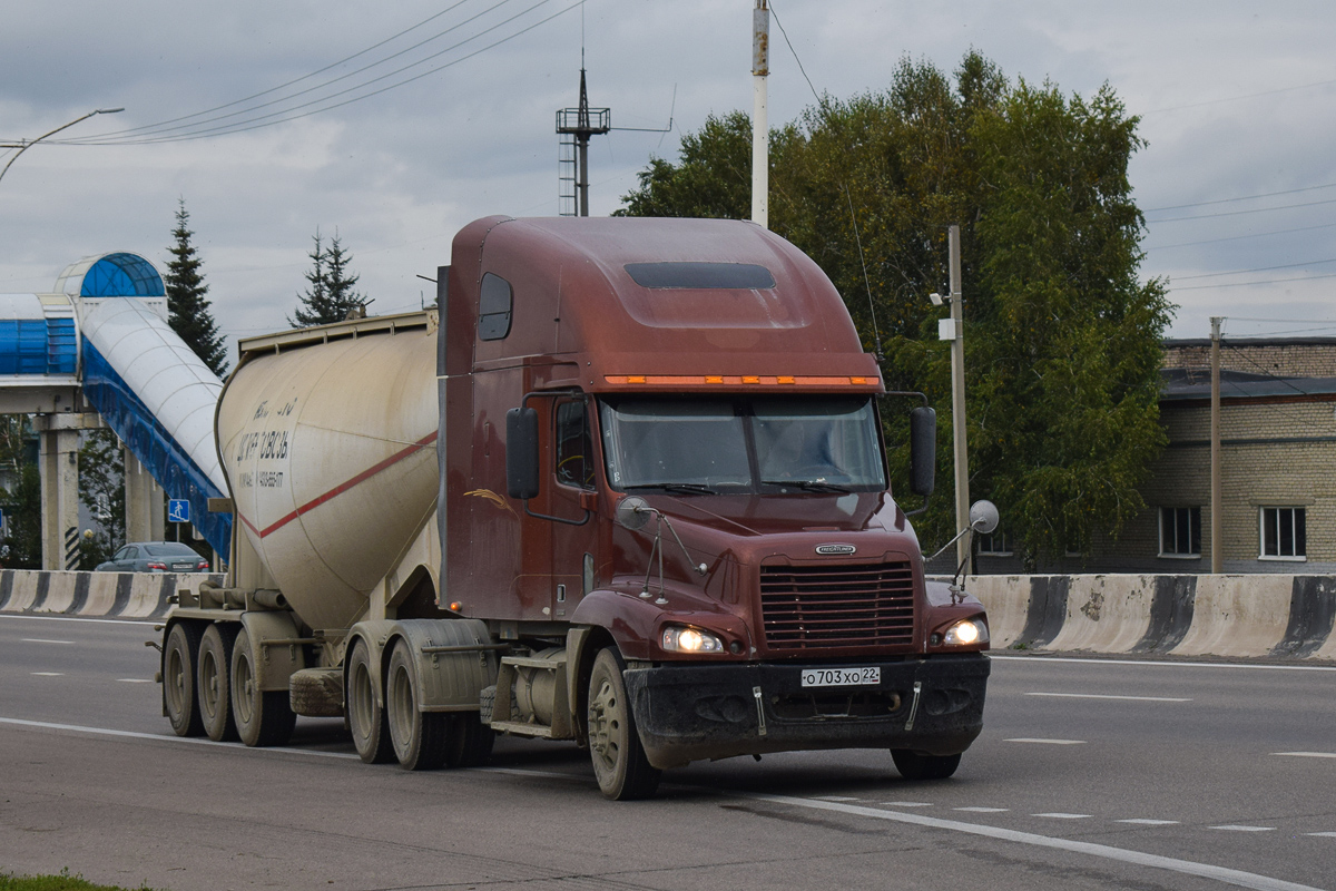 Алтайский край, № О 703 ХО 22 — Freightliner Century Class