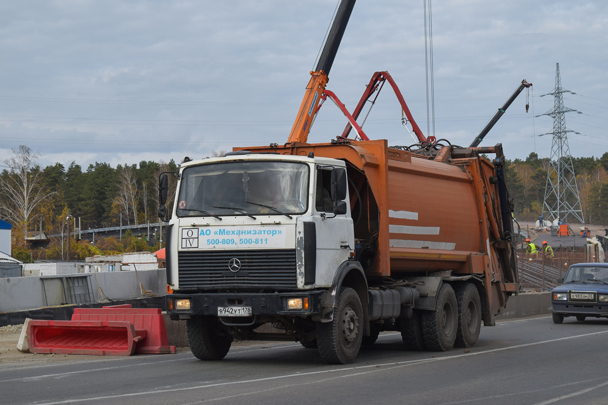 Алтайский край, № В 942 УТ 178 — МАЗ-6303A3