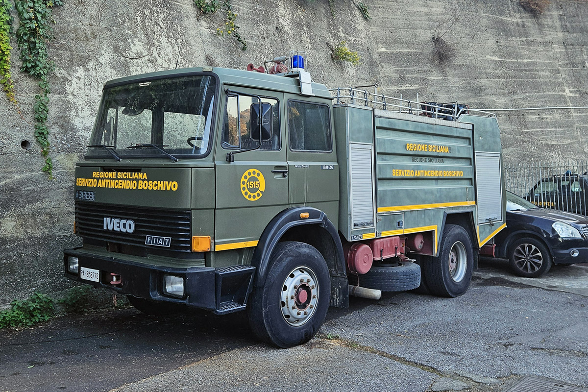 Италия, № PA 838776 — IVECO (общая модель)