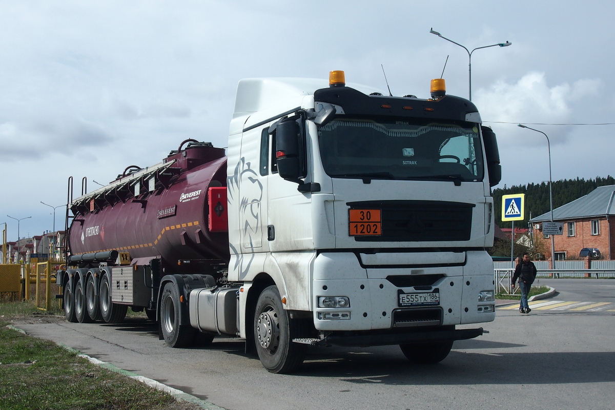 Ханты-Мансийский автоном.округ, № Е 555 ТХ 186 — Sitrak C7H ZZ4186