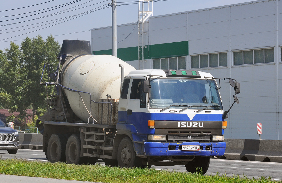 Новосибирская область, № О 875 НТ 154 — Isuzu Giga (общая модель)