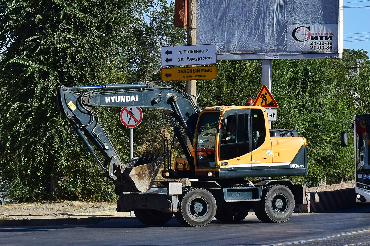 Волгоградская область, № 8339 ВЕ 34 — Hyundai R140W