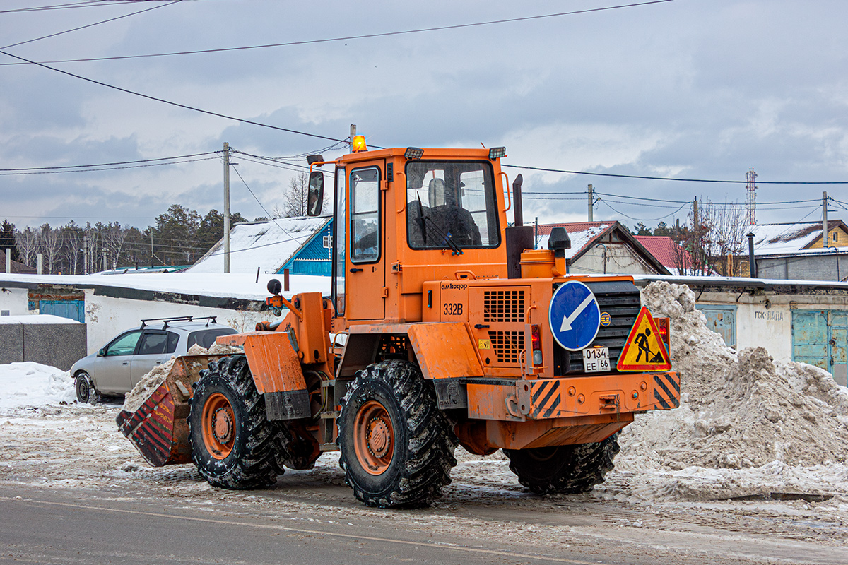 Свердловская область, № 0134 ЕЕ 66 — Амкодор-332В