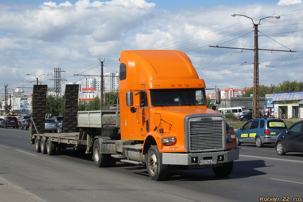 Алтайский край, № В 021 КА 154 — Freightliner FLD 120 SD