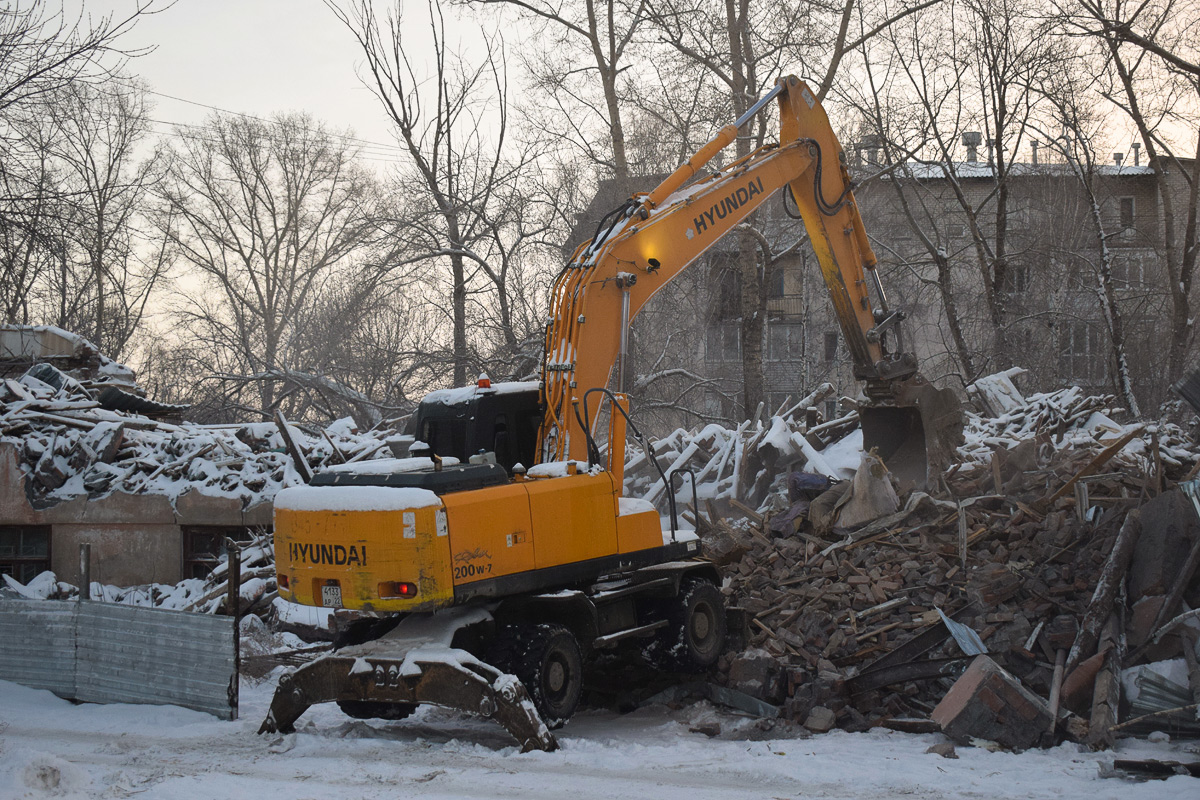 Алтайский край, № 4133 АР 22 — Hyundai R200W