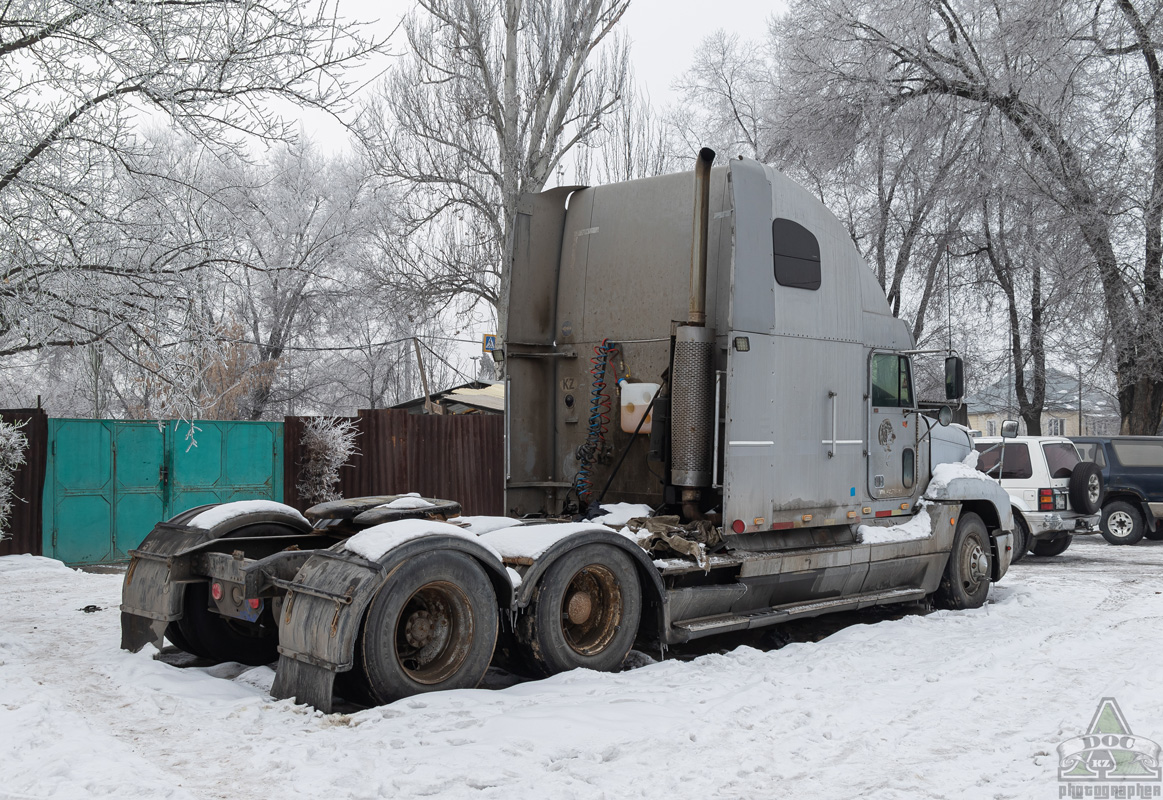 Восточно-Казахстанская область, № F 664 CXN — Freightliner FLD 120