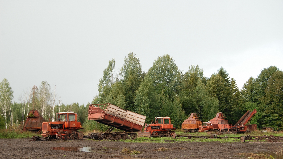 Новгородская область, № 18 — ДТ-75 (общая модель); Новгородская область — Разные фотографии (Спецтехника)