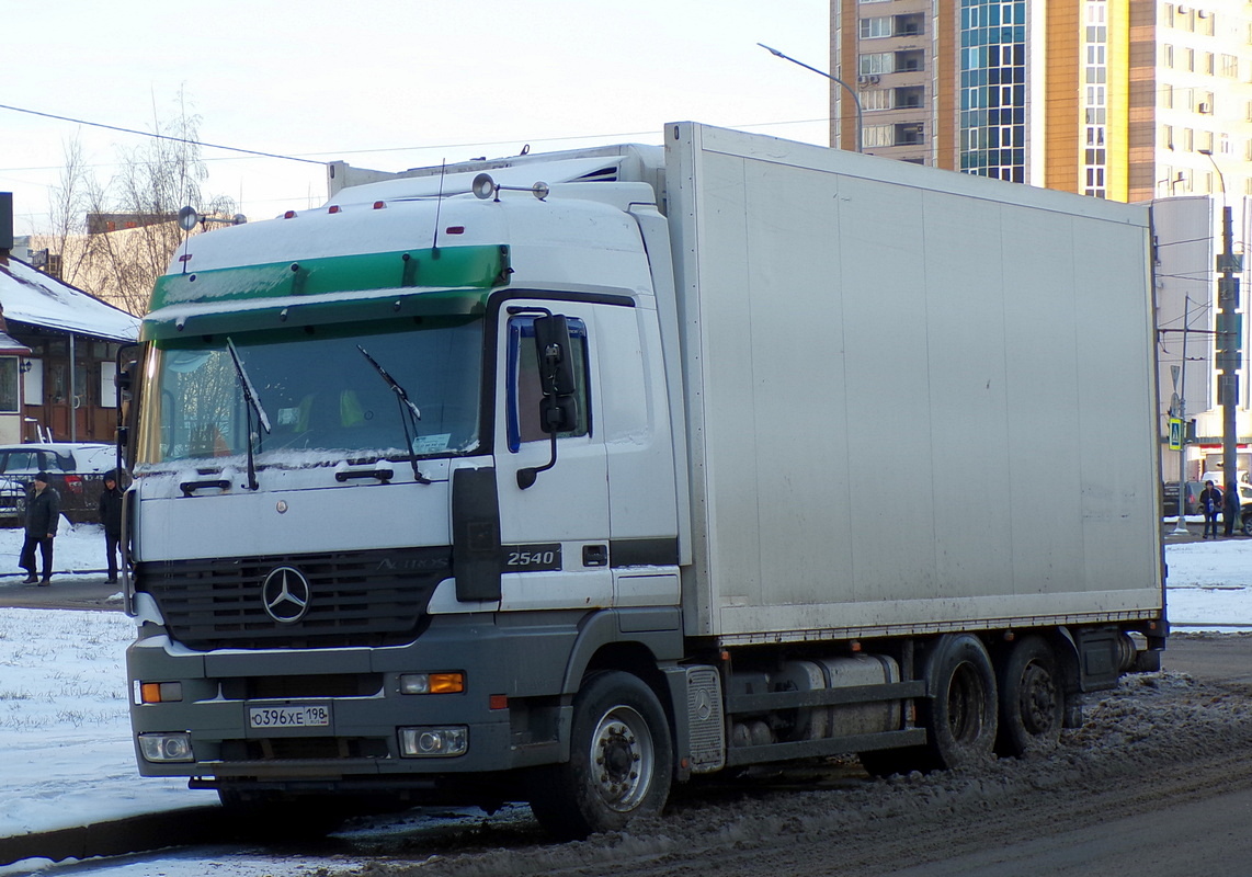 Санкт-Петербург, № О 396 ХЕ 198 — Mercedes-Benz Actros ('1997) 2540