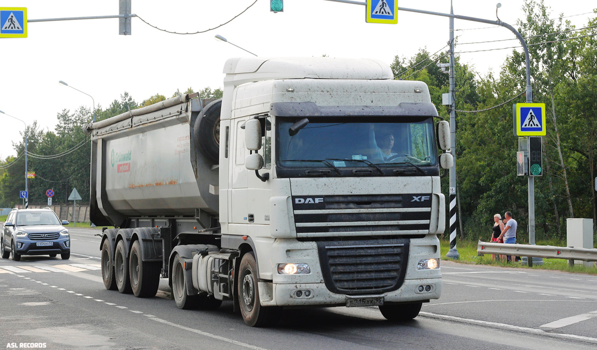 Новгородская область, № Е 215 ХК 95 — DAF XF105 FT