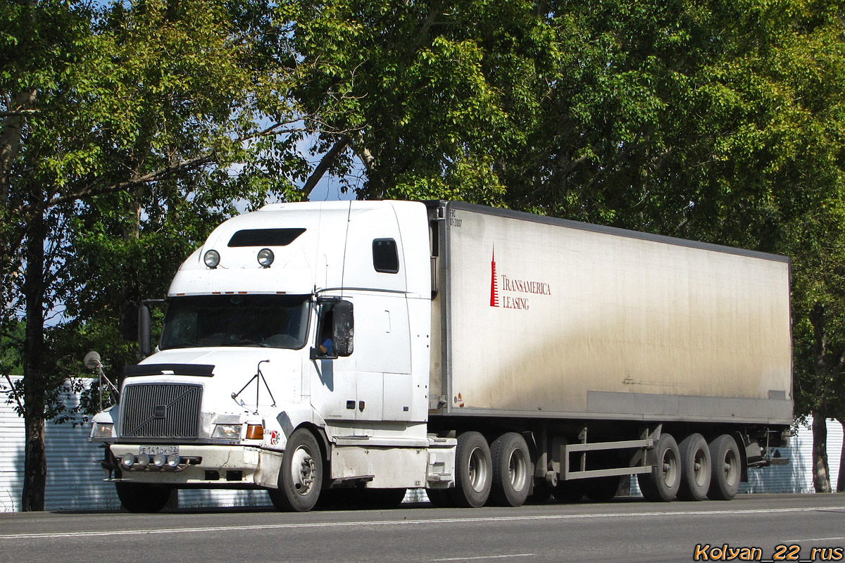 Алтайский край, № Е 141 ОК 22 — Volvo VNL660