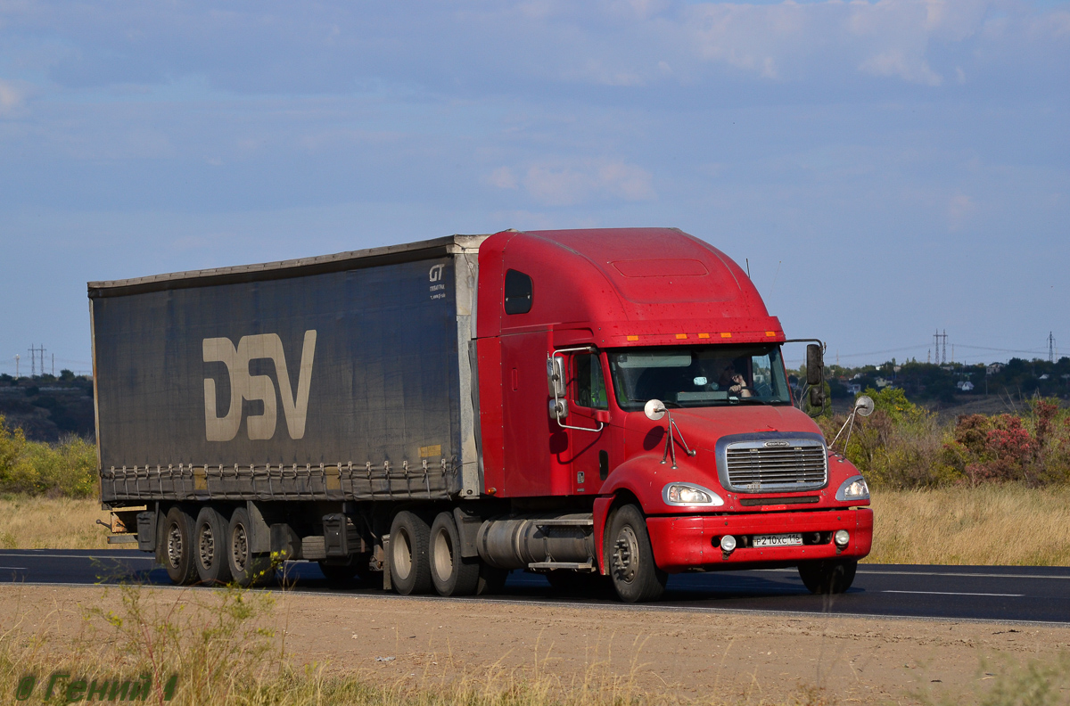 Татарстан, № Р 210 ХС 116 — Freightliner Columbia