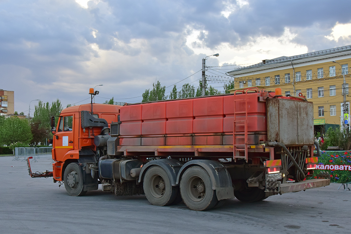 Волгоградская область, № В 442 УС 134 — КамАЗ-65115-42