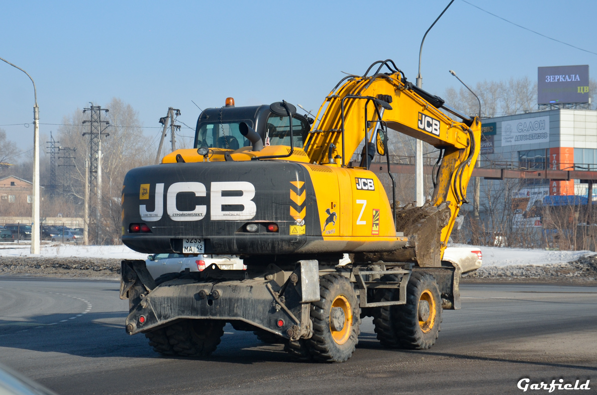 Кемеровская область, № 3233 МА 42 — JCB JS160W