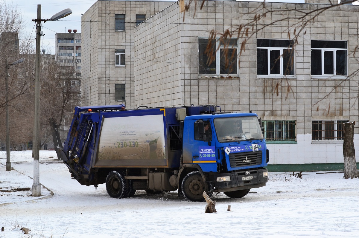 Волгоградская область, № К 137 ОВ 797 — МАЗ-534025