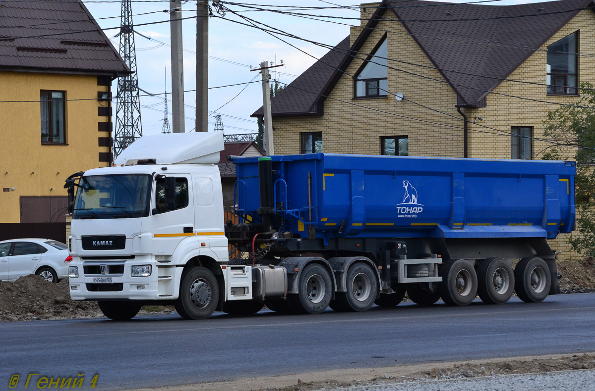 Волгоградская область, № Е 454 ВН 134 — КамАЗ-65206-T5(68)