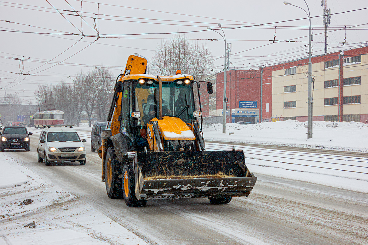 Свердловская область, № 7833 ЕВ 66 — JCB 3CX