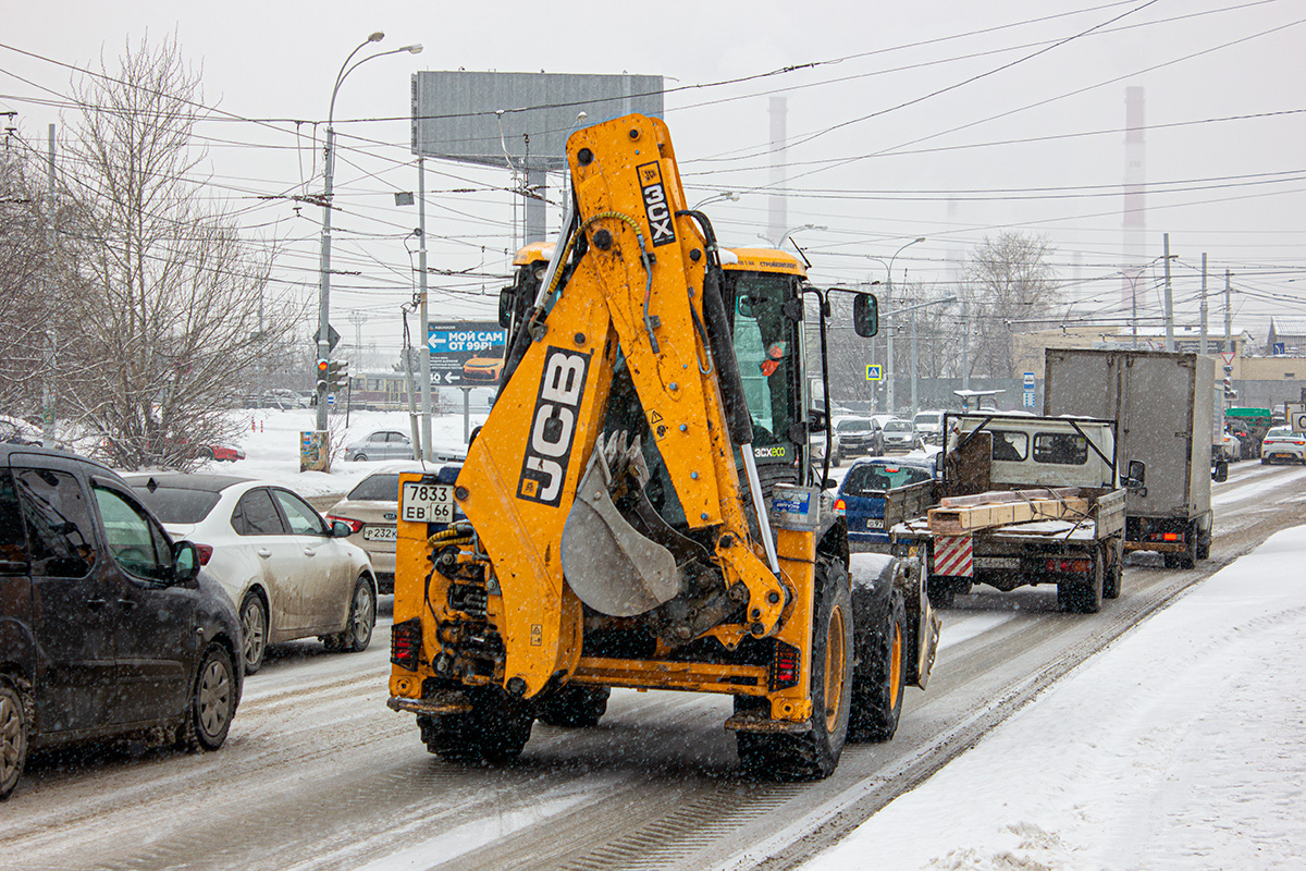 Свердловская область, № 7833 ЕВ 66 — JCB 3CX