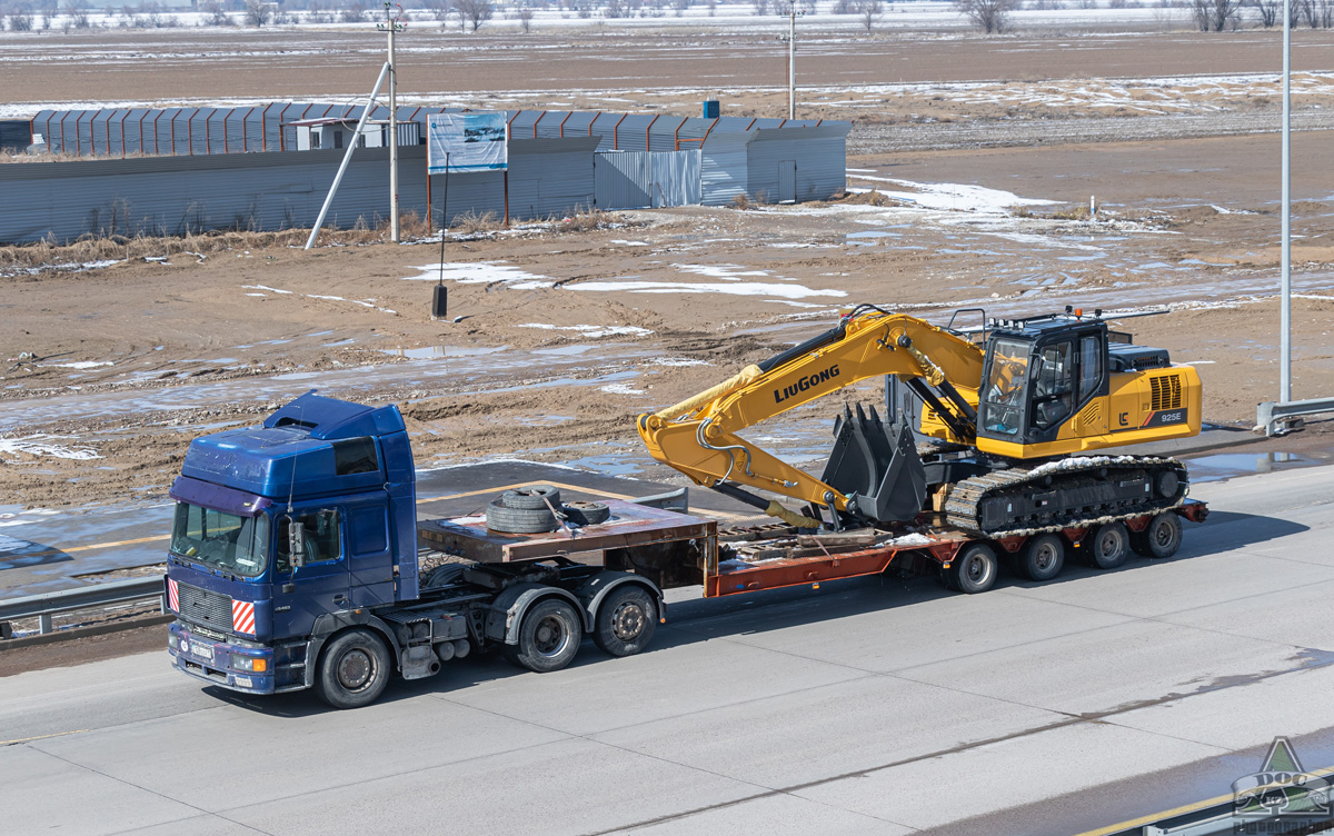 Шымкент, № 128 GSA 17 — MAN F2000 26.463; Алматинская область — Новая спецтехника