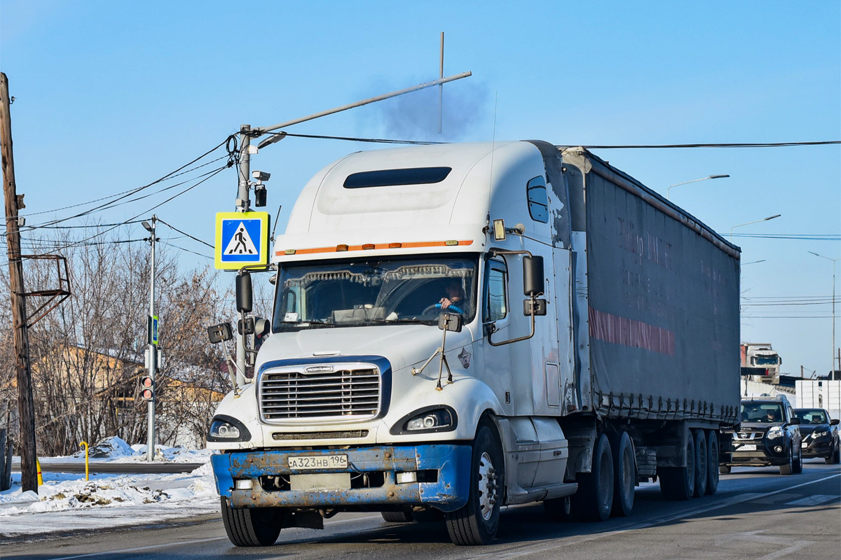 Свердловская область, № А 323 НВ 196 — Freightliner Columbia Свердловская область, № А 323 НВ 196 — Freightliner Columbia