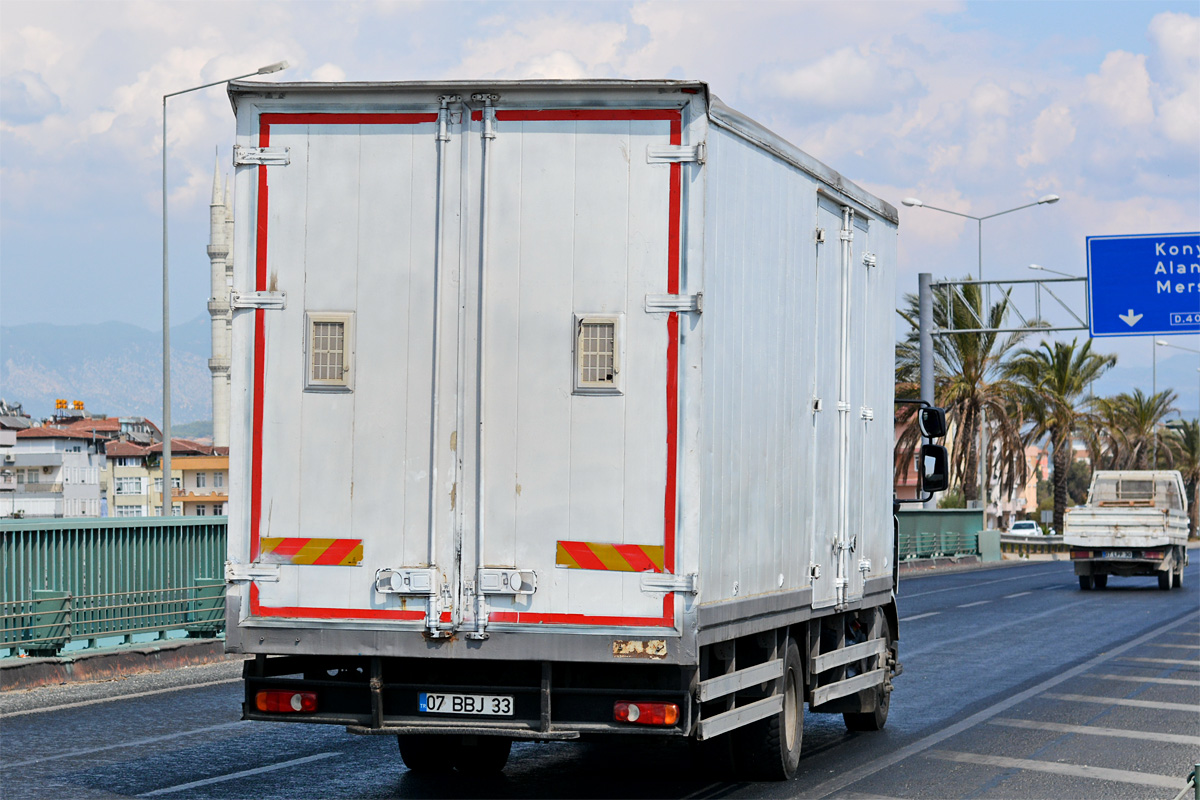 Турция, № 07 BBJ 33 — Renault Midlum Турция, № 07 BBJ 33 — Renault Midlum