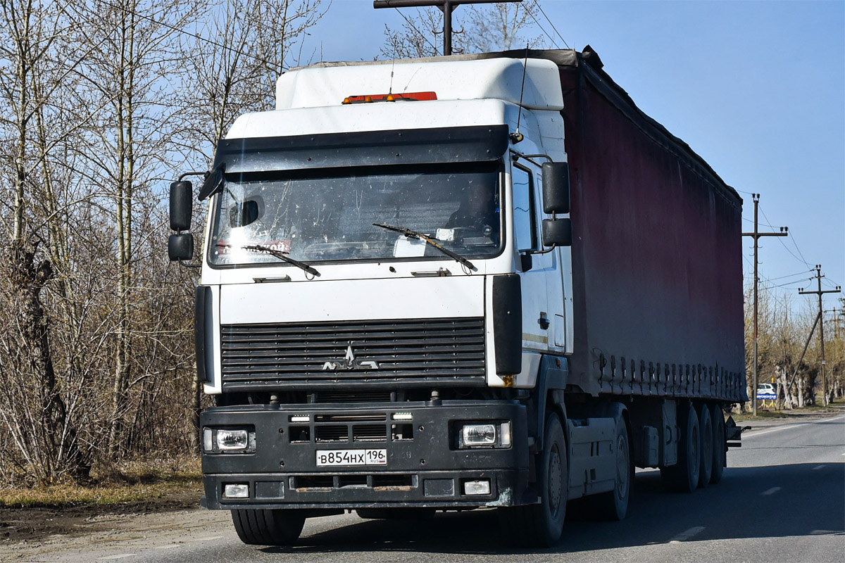 Свердловская область, № В 854 НХ 196 — МАЗ-5440A8 Свердловская область, № В 854 НХ 196 — МАЗ-5440A8