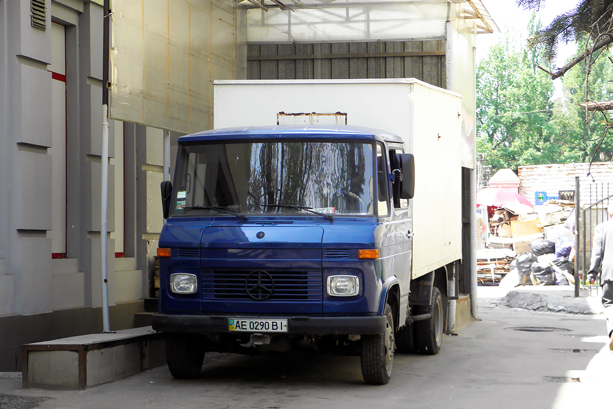Днепропетровская область, № АЕ 0290 ВІ — Mercedes-Benz T2 ('1967) Днепропетровская область, № АЕ 0290 ВІ — Mercedes-Benz T2 ('1967)