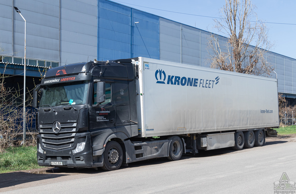 Узбекистан, № 01 743 JGA — Mercedes-Benz Actros ('2011) 1842