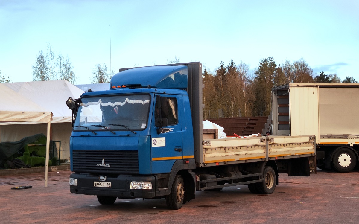 Тверская область, № Е 090 РЕ 69 — МАЗ-437130 Тверская область, № Е 090 РЕ 69 — МАЗ-437130