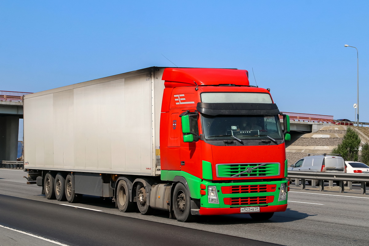 Архангельская область, № М 523 МВ 29 — Volvo ('2002) FH12.420
