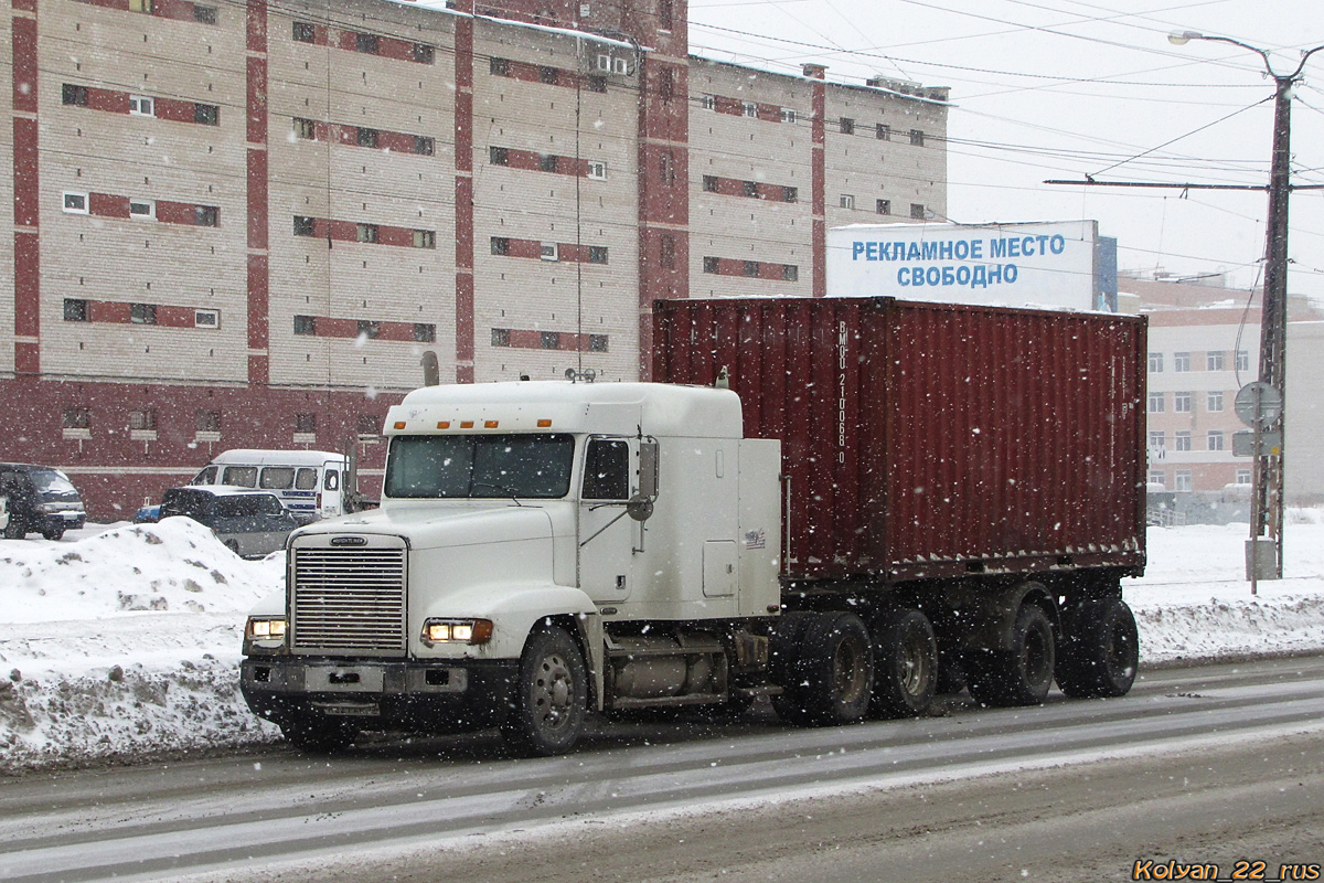 Омская область, № Н 327 АК 55 — Freightliner FLD 120 Омская область, № Н 327 АК 55 — Freightliner FLD 120