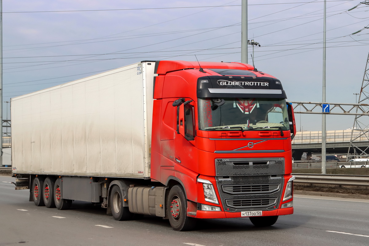 Ставропольский край, № Н 137 ОО 126 — Volvo ('2012) FH.460
