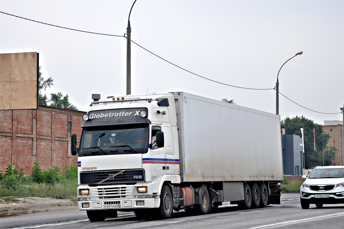 Кировская область, № О 681 МА 43 — Volvo ('1993) FH12.420