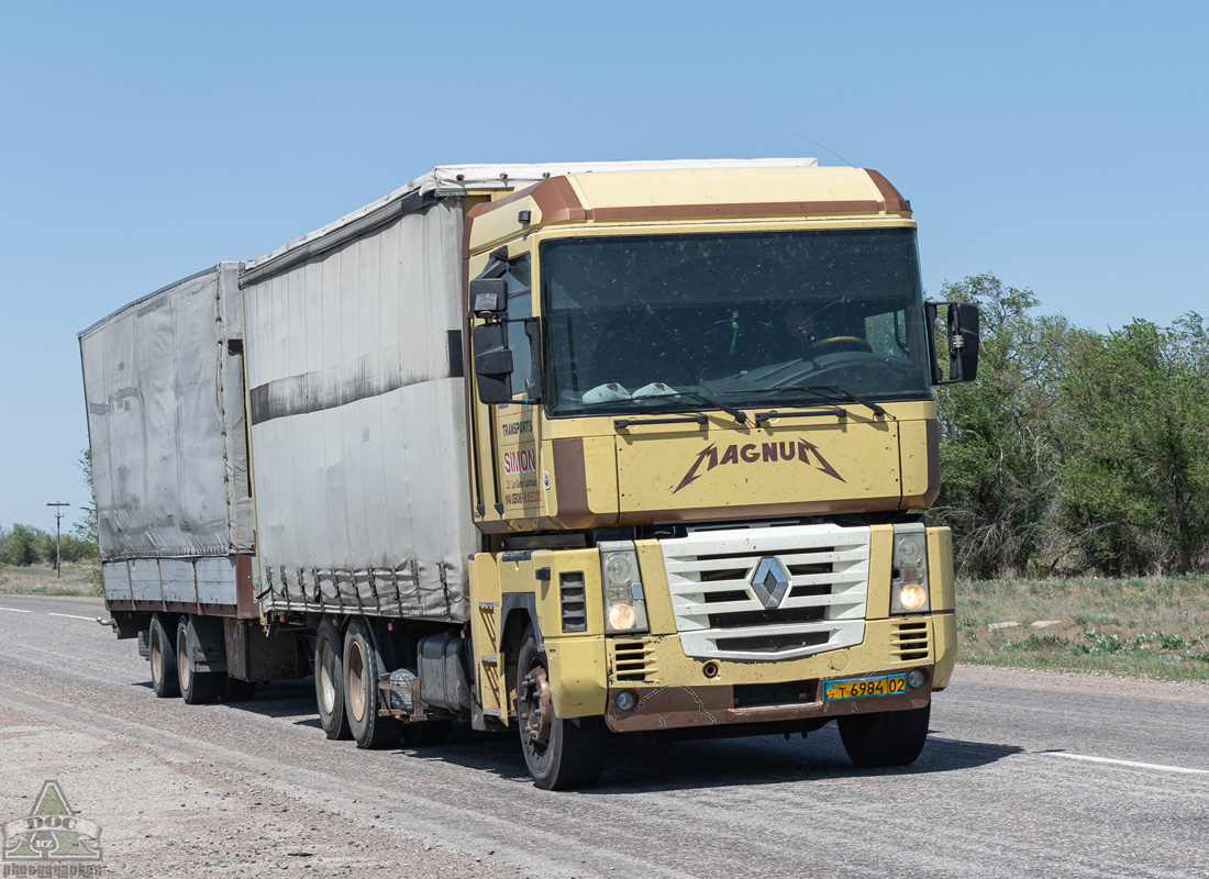 Алматы, № T 6984 02 — Renault Magnum E-Tech ('2001)