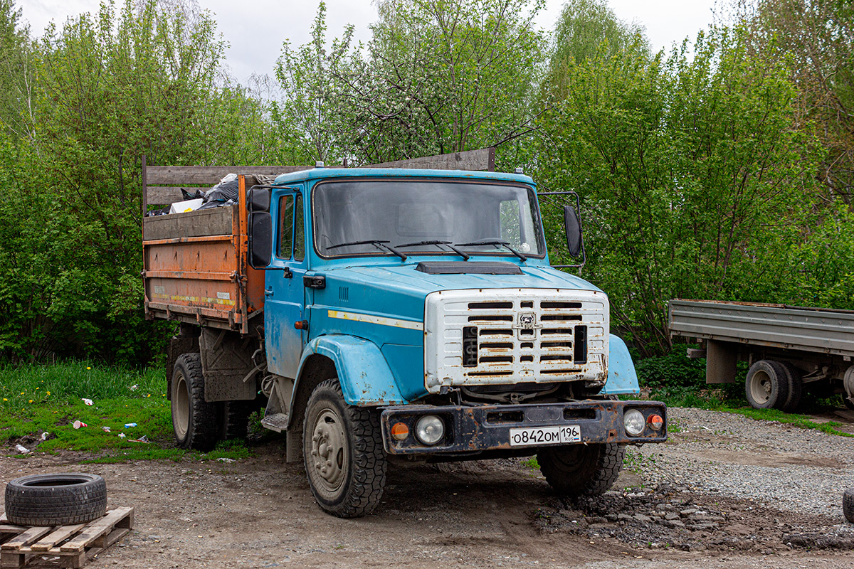 Свердловская область, № О 842 ОМ 196 — ЗИЛ-494560 Свердловская область, № О 842 ОМ 196 — ЗИЛ-494560