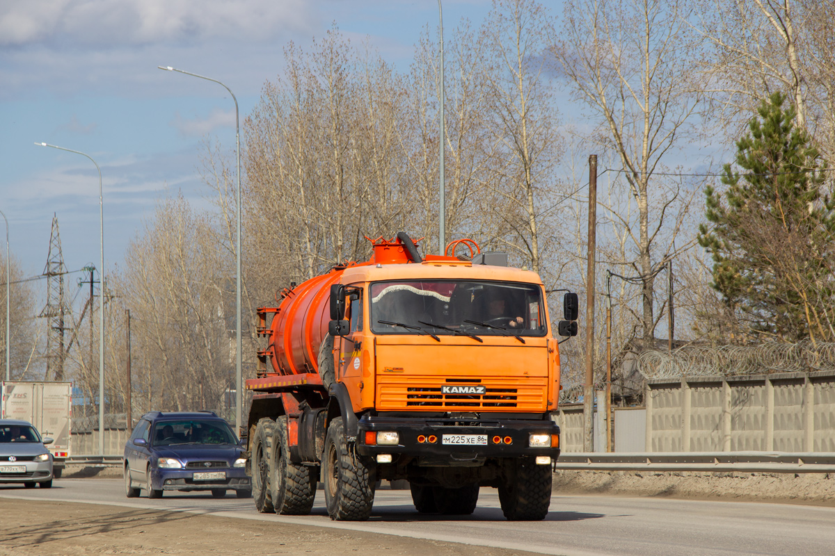 Ханты-Мансийский автоном.округ, № М 225 ХЕ 86 — КамАЗ-43118-10 [43118K]