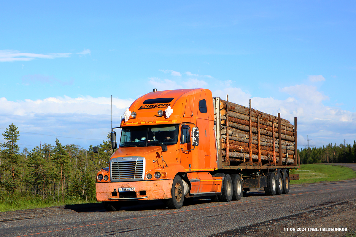 Мурманская область, № Е 586 НЕ 51 — Freightliner Century Class Мурманская область, № Е 586 НЕ 51 — Freightliner Century Class