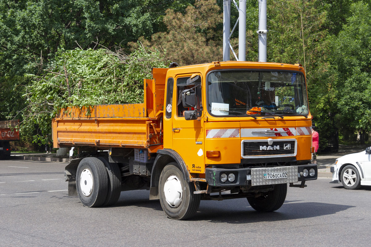 Алматы, № 706 QCA 02 — MAN F8 (общая модель)