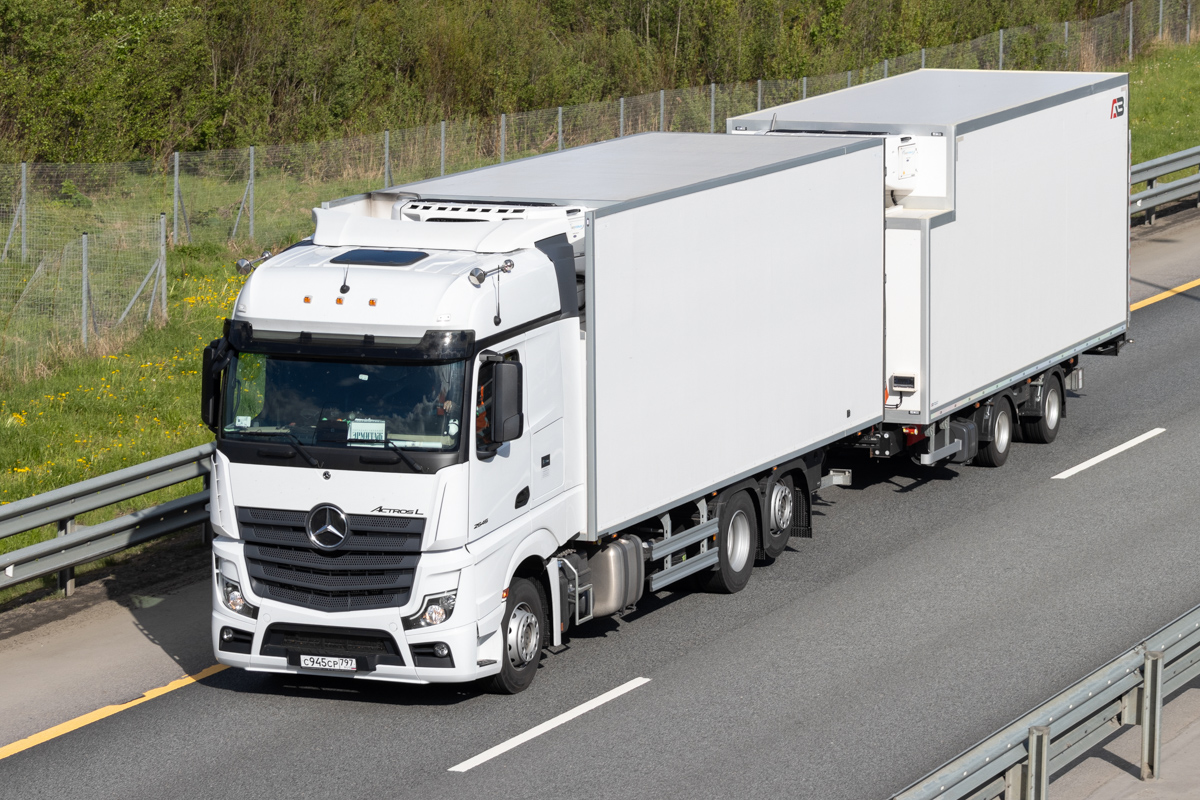 Москва, № С 945 СР 797 — Mercedes-Benz Actros ('2018) Москва, № С 945 СР 797 — Mercedes-Benz Actros ('2018)