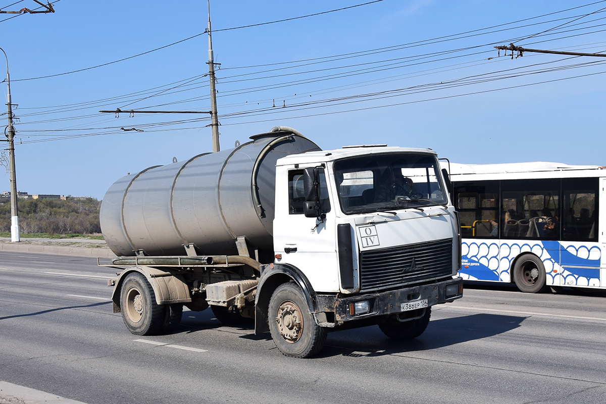 Волгоградская область, № К 388 ЕР 134 — МАЗ-533702