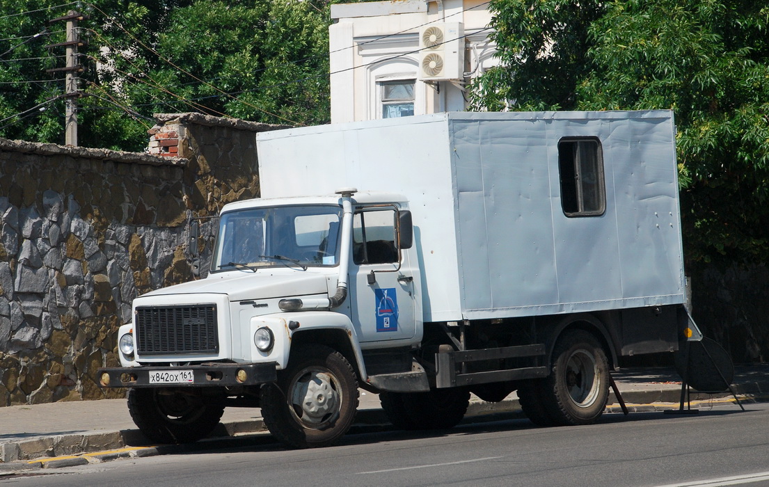Ростовская область, № Х 842 ОХ 161 — ГАЗ-3309